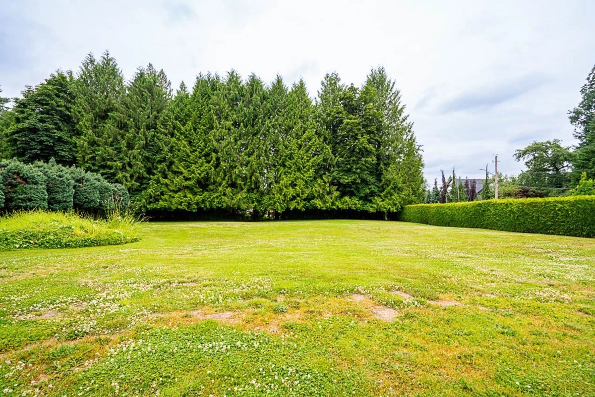 Swimming Pool Photo of 6260 240 Street, Langley, BC