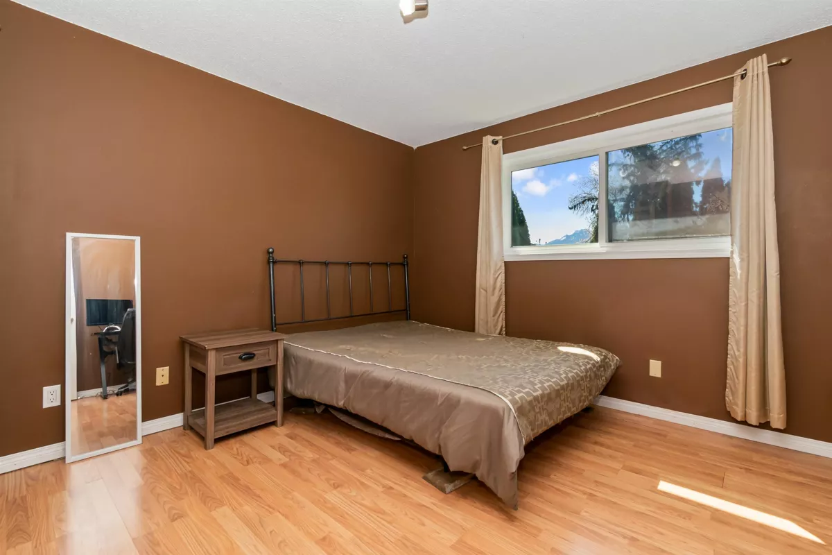 Entry Foyer Photo of 46774 First Avenue, Chilliwack, BC
