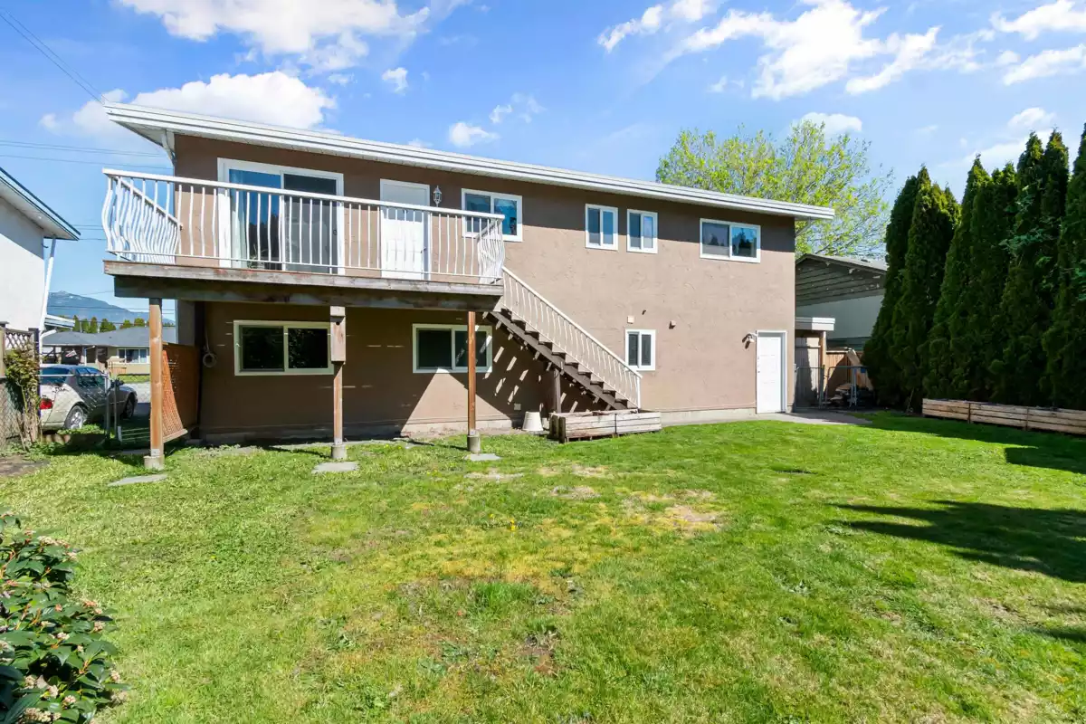 Kitchen Photo of 46774 First Avenue, Chilliwack, BC