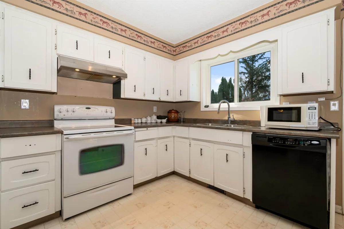 Powder Room Photo of 46774 First Avenue, Chilliwack, BC