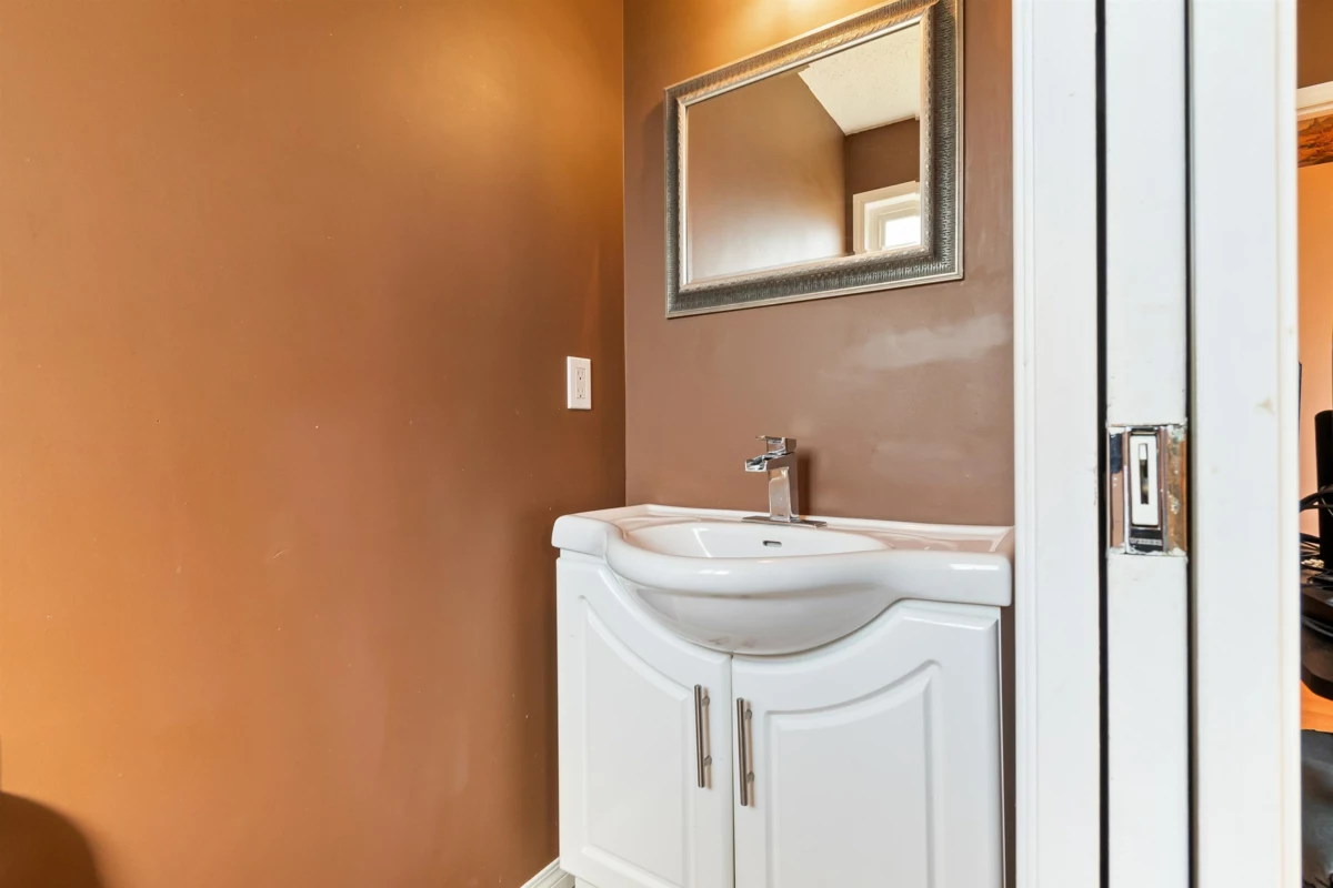 Staircase Photo of 46774 First Avenue, Chilliwack, BC