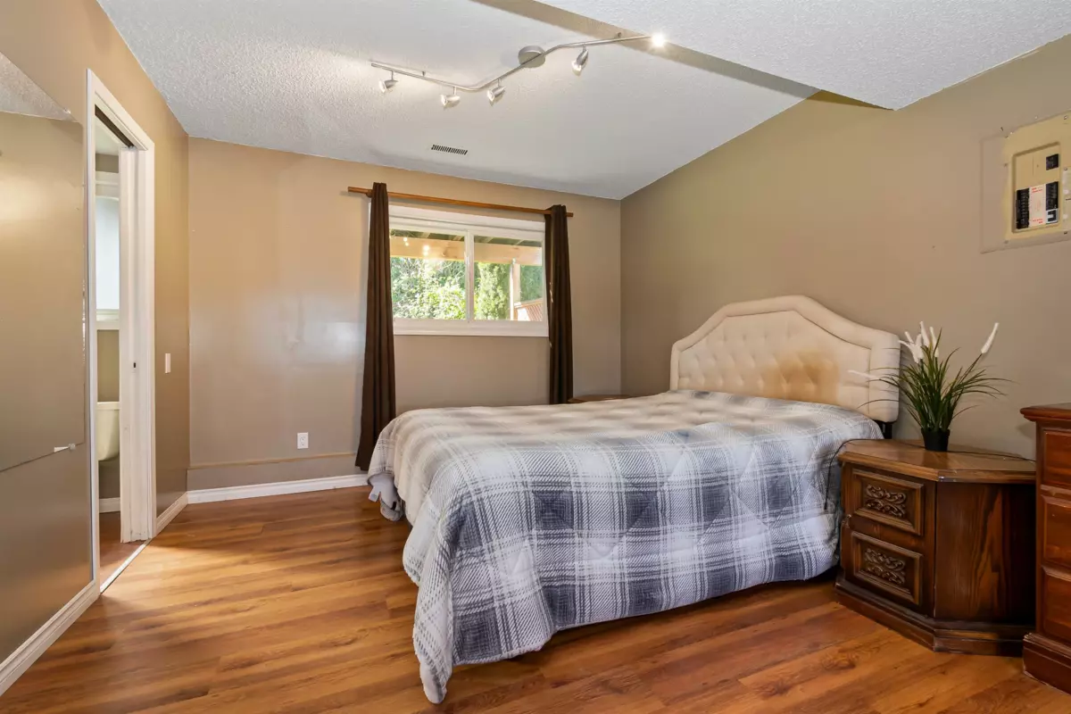 Swimming Pool Photo of 46774 First Avenue, Chilliwack, BC