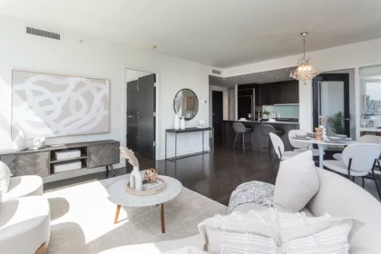 2202 1455 Howe Street, Vancouver, BC, Vancouver — Apartment/Condo for sale