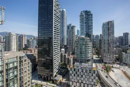 2202 1455 Howe Street, Vancouver, BC, Vancouver — Apartment/Condo for sale