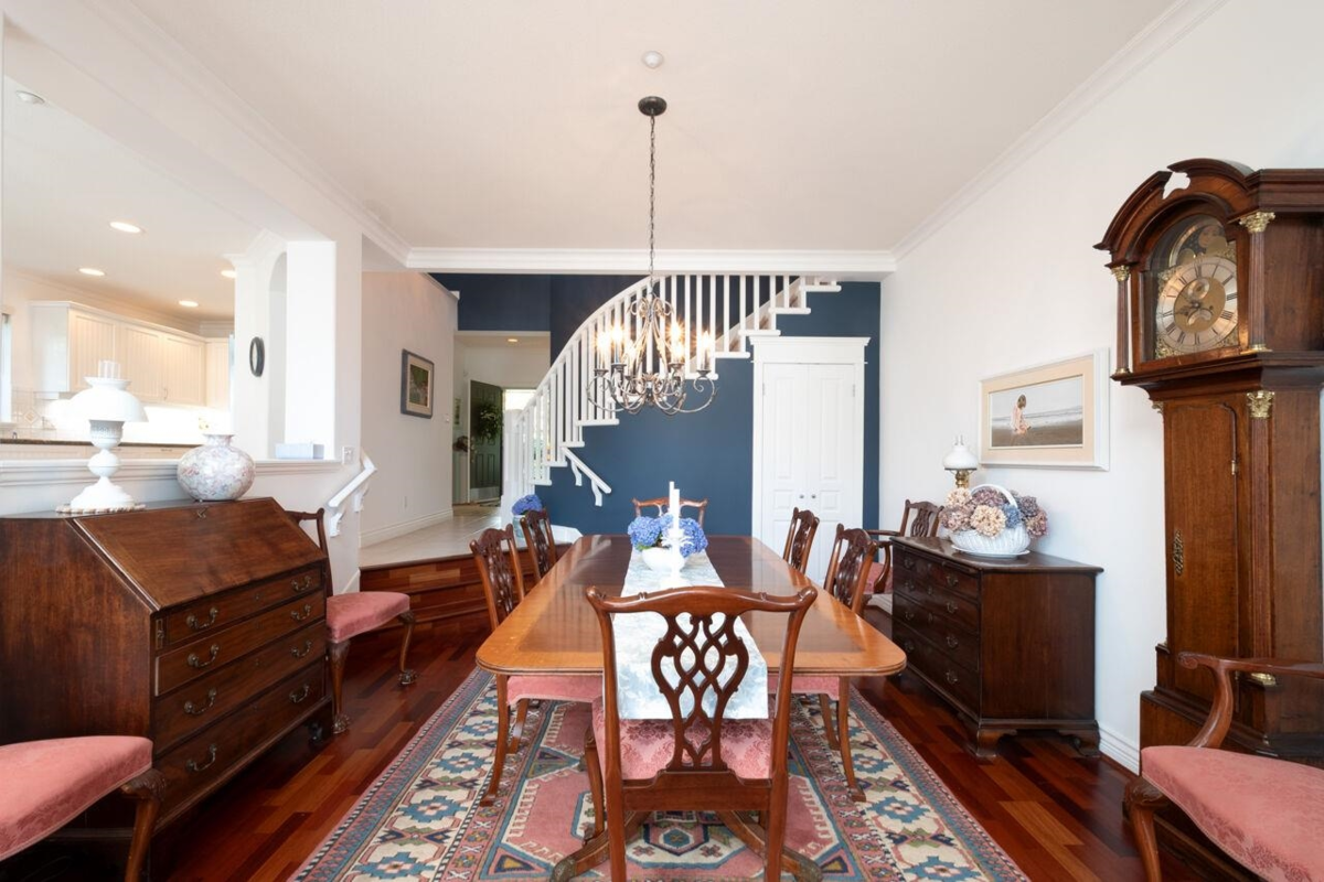 Breakfast Nook Photo of 15 Beach Drive, Furry Creek, BC