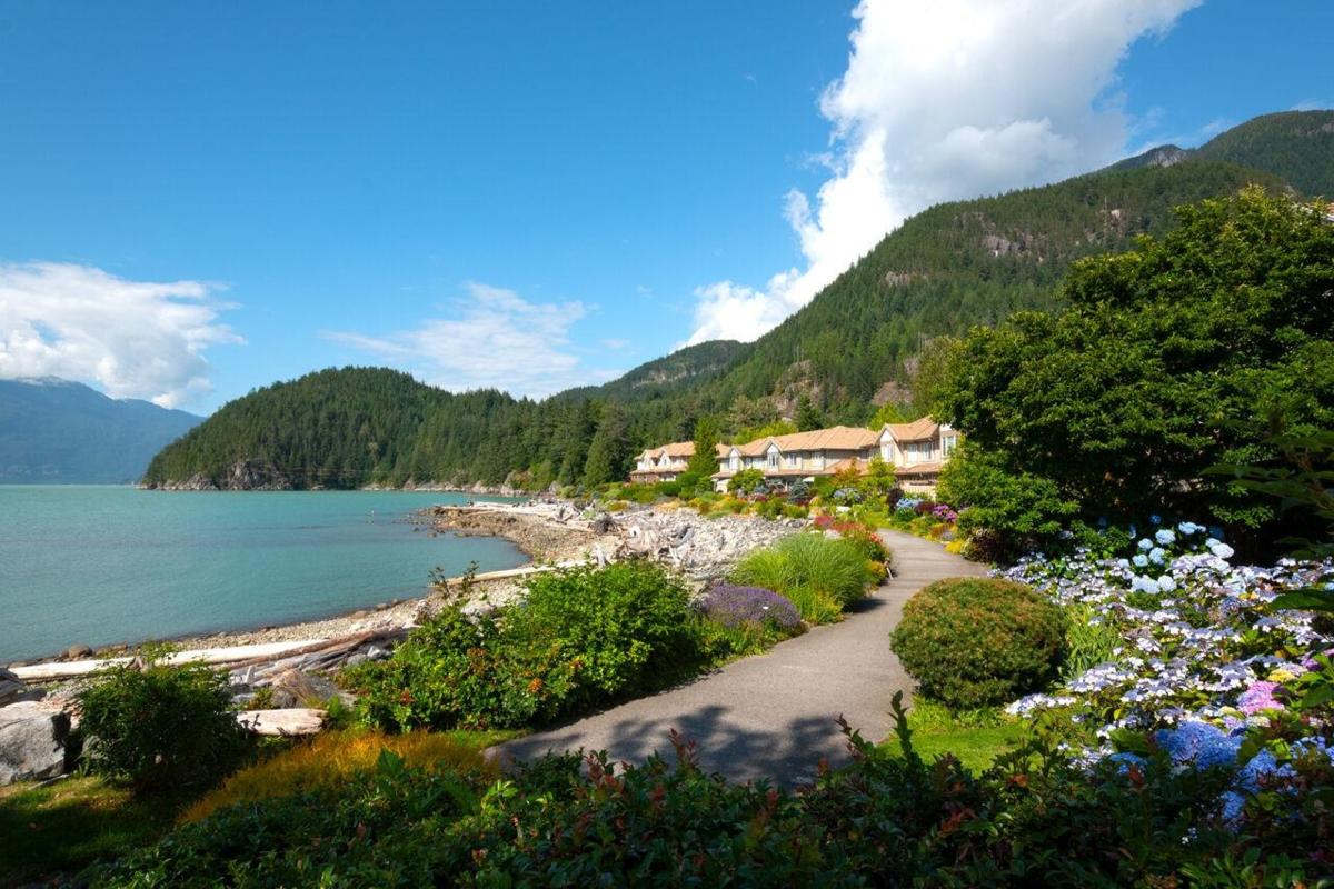 Community Amenities Photo (Clubhouse) of 15 Beach Drive, Furry Creek, BC