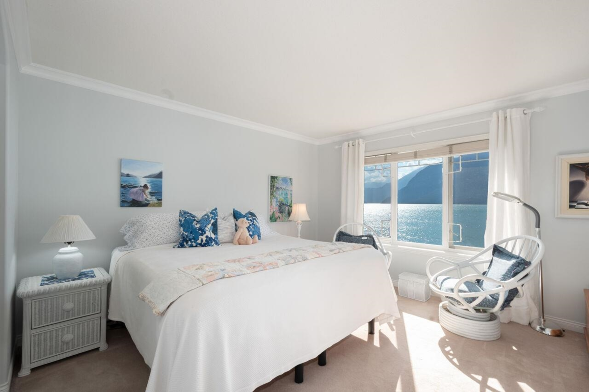 Mudroom Photo of 15 Beach Drive, Furry Creek, BC