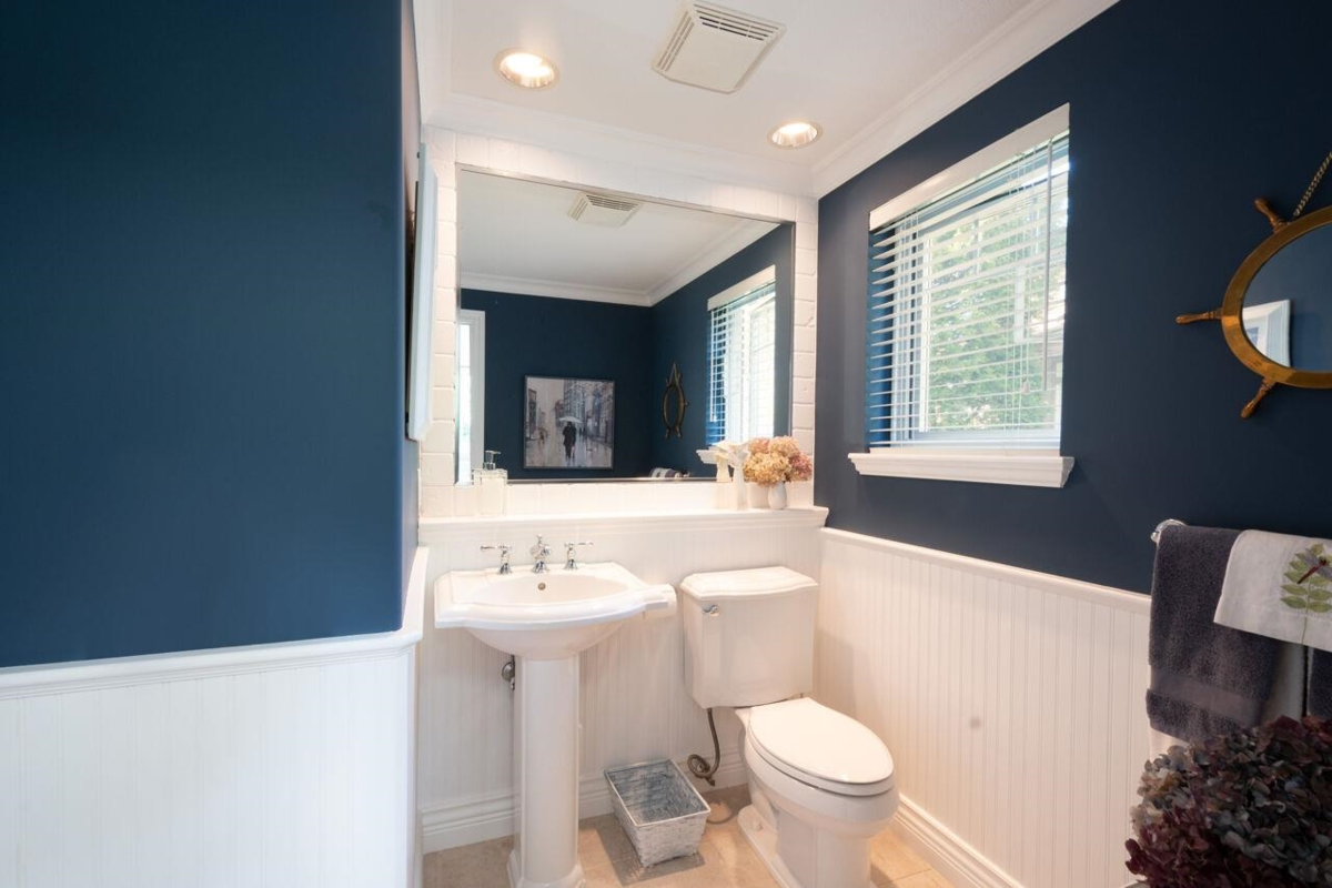 Office / Den Photo of 15 Beach Drive, Furry Creek, BC