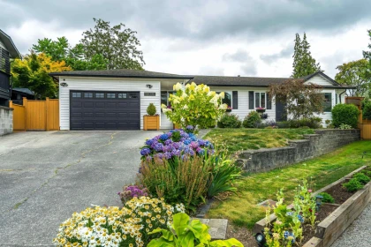 18096 61 Avenue, Surrey, BC, Surrey — Single Family Residence for sale