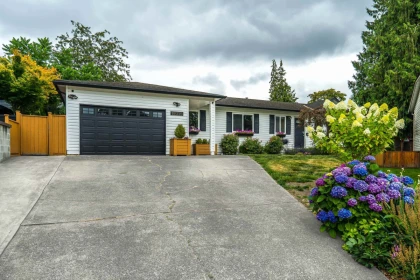 18096 61 Avenue, Surrey, BC, Surrey — Single Family Residence for sale