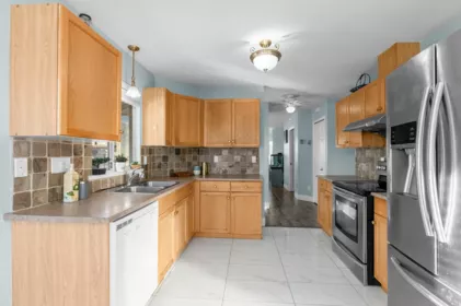 Kitchen Photo of 17 3070 Townline Road, Abbotsford, BC