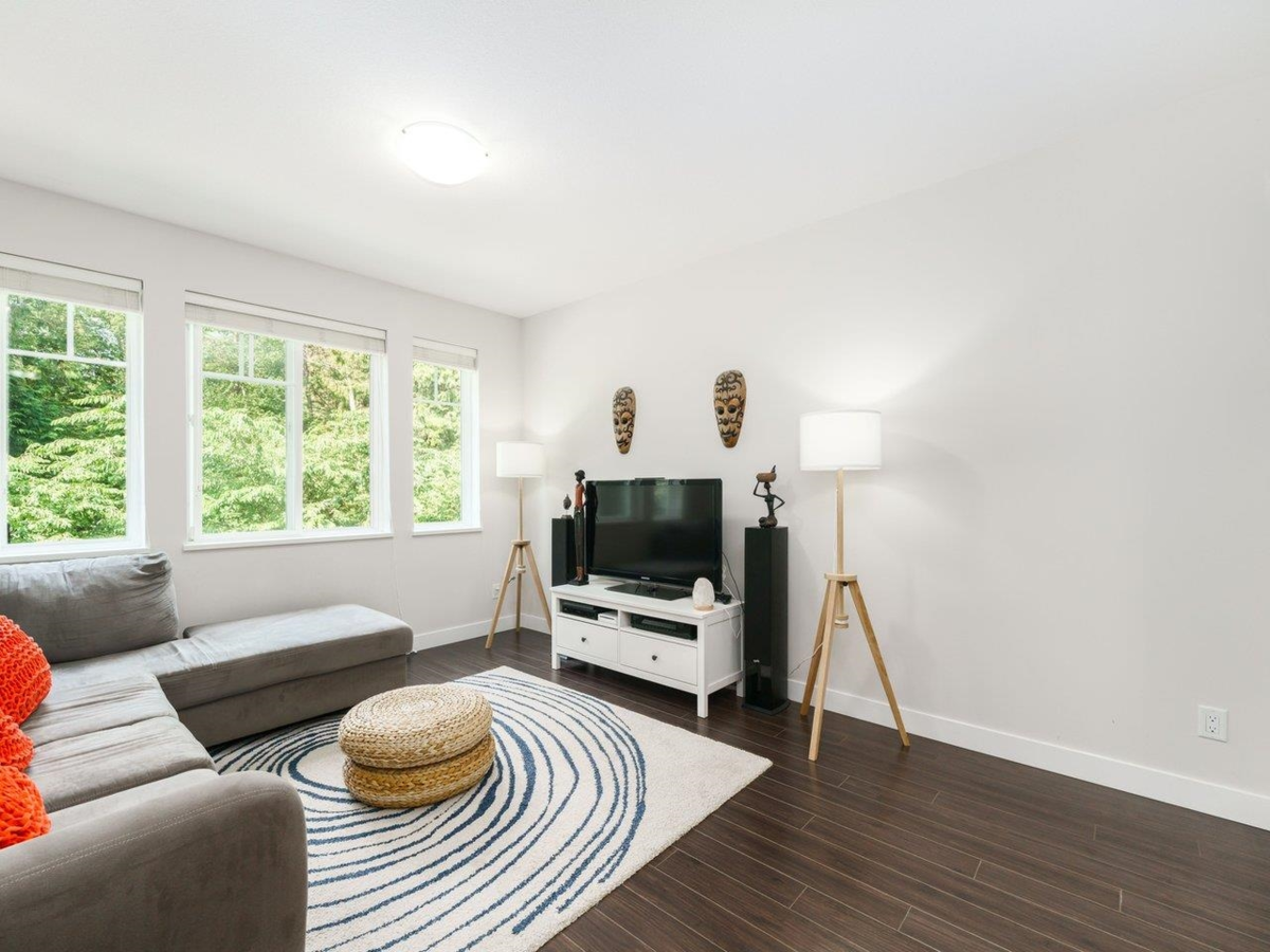 Kitchen Island Photo of 29 13864 Hyland Road, Surrey, BC
