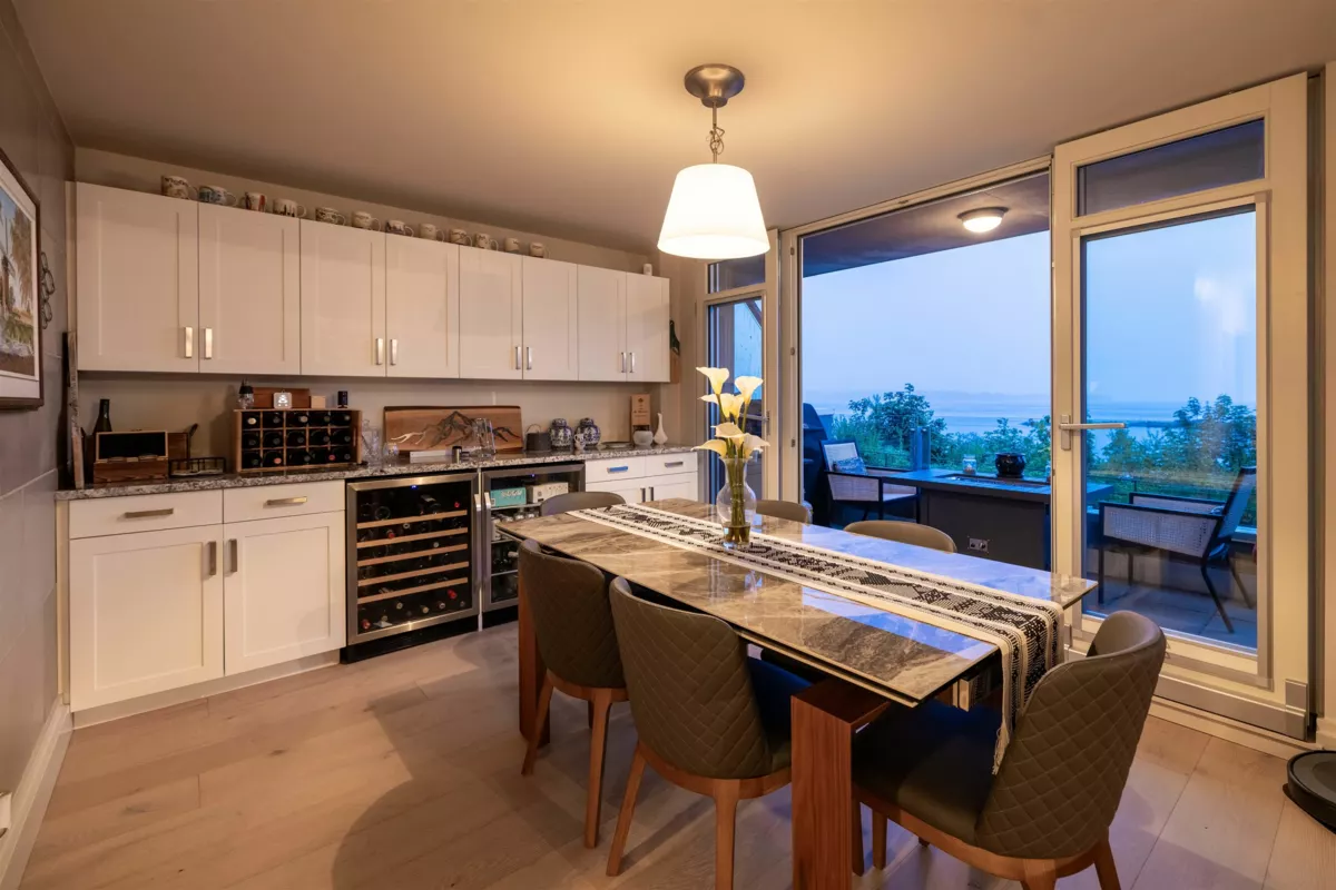 Hot Tub / Spa Photo of 101 15097 Marine Drive, White Rock, BC