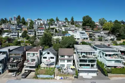 15156 Victoria Avenue, White Rock, BC, White Rock — 1 bed single family residence for sale