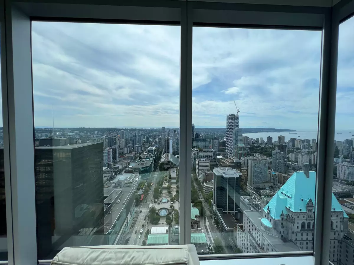 Walk-In Closet Photo of 4601 667 Howe Street, Vancouver, BC