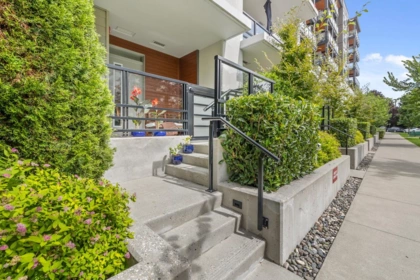 TH1 128 E 8th Street, North Vancouver, BC, North Vancouver — Townhouse for sale