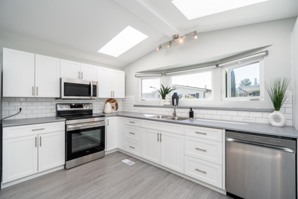 Kitchen Photo of 69 8254 134 Street, Surrey, BC