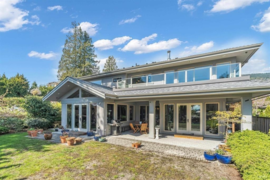 2566 Marine Drive, West Vancouver, BC