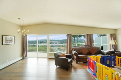 Dining Area Photo of 850 Esquimalt Avenue, West Vancouver, BC