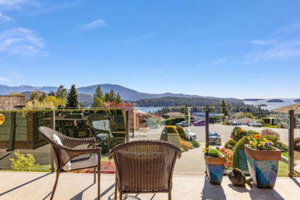 802 Oceanmount Boulevard, Gibsons, BC, Gibsons — Single Family Residence for sale