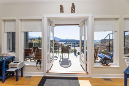 802 Oceanmount Boulevard, Gibsons, BC, Gibsons — Single Family Residence for sale
