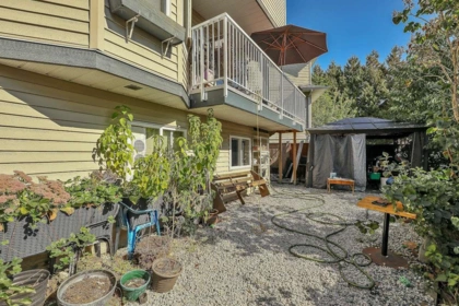 Swimming Pool Photo of 20526 66a Avenue, Langley, BC