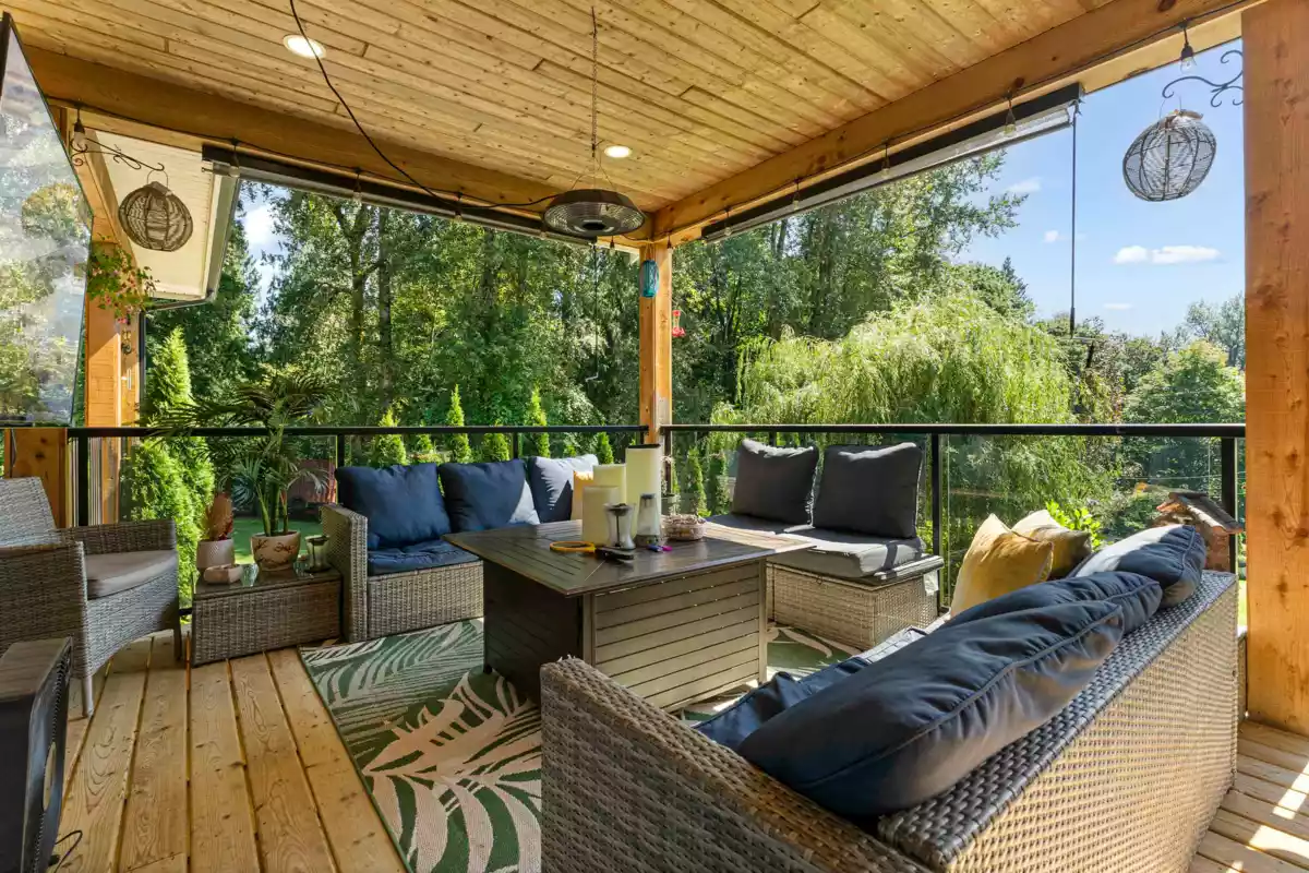 Garage Interior Photo of 30957 Gunn Avenue, Mission, BC