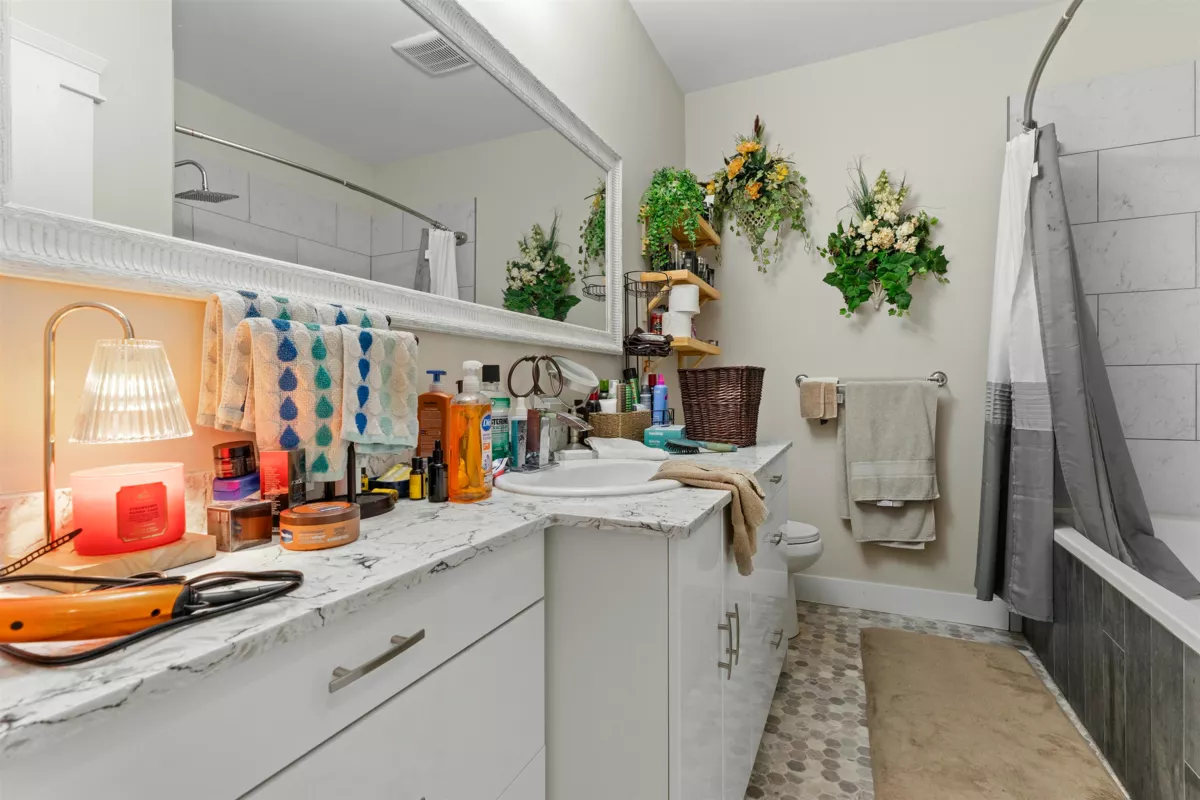 Hallway Photo of 30957 Gunn Avenue, Mission, BC