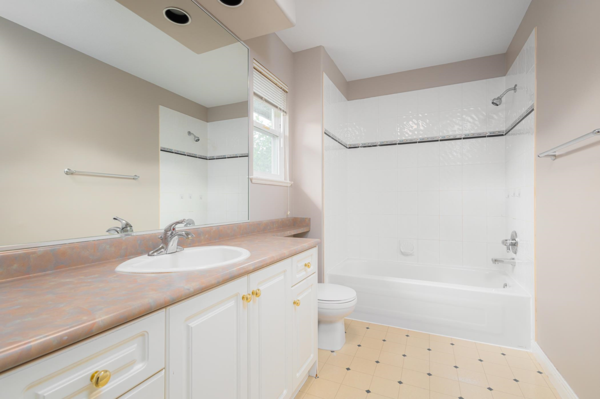 Mudroom Photo of 19709 Joyner Place, Pitt Meadows, BC
