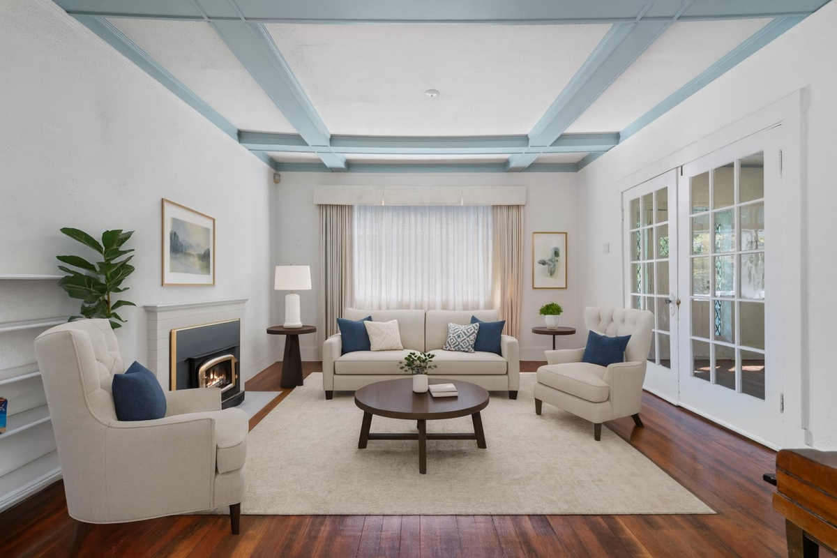 Family Room Photo of 1376 11th Street, West Vancouver, BC