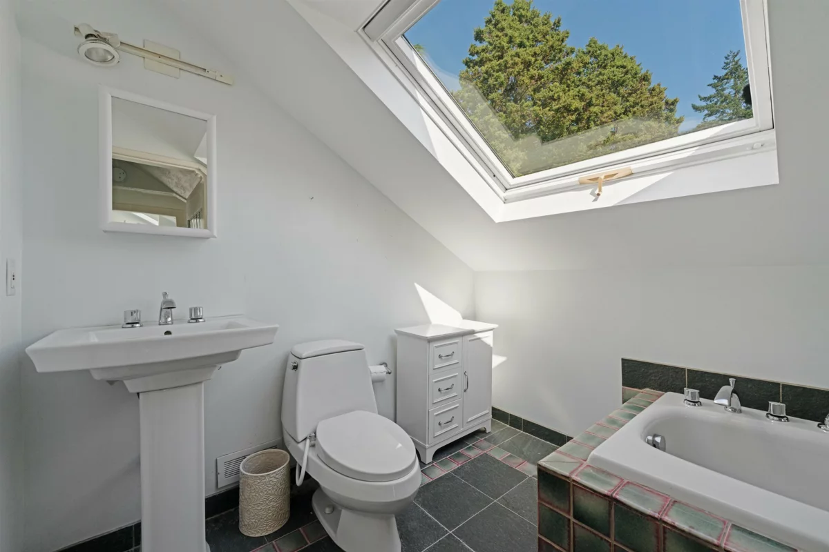 Office / Den Photo of 1376 11th Street, West Vancouver, BC