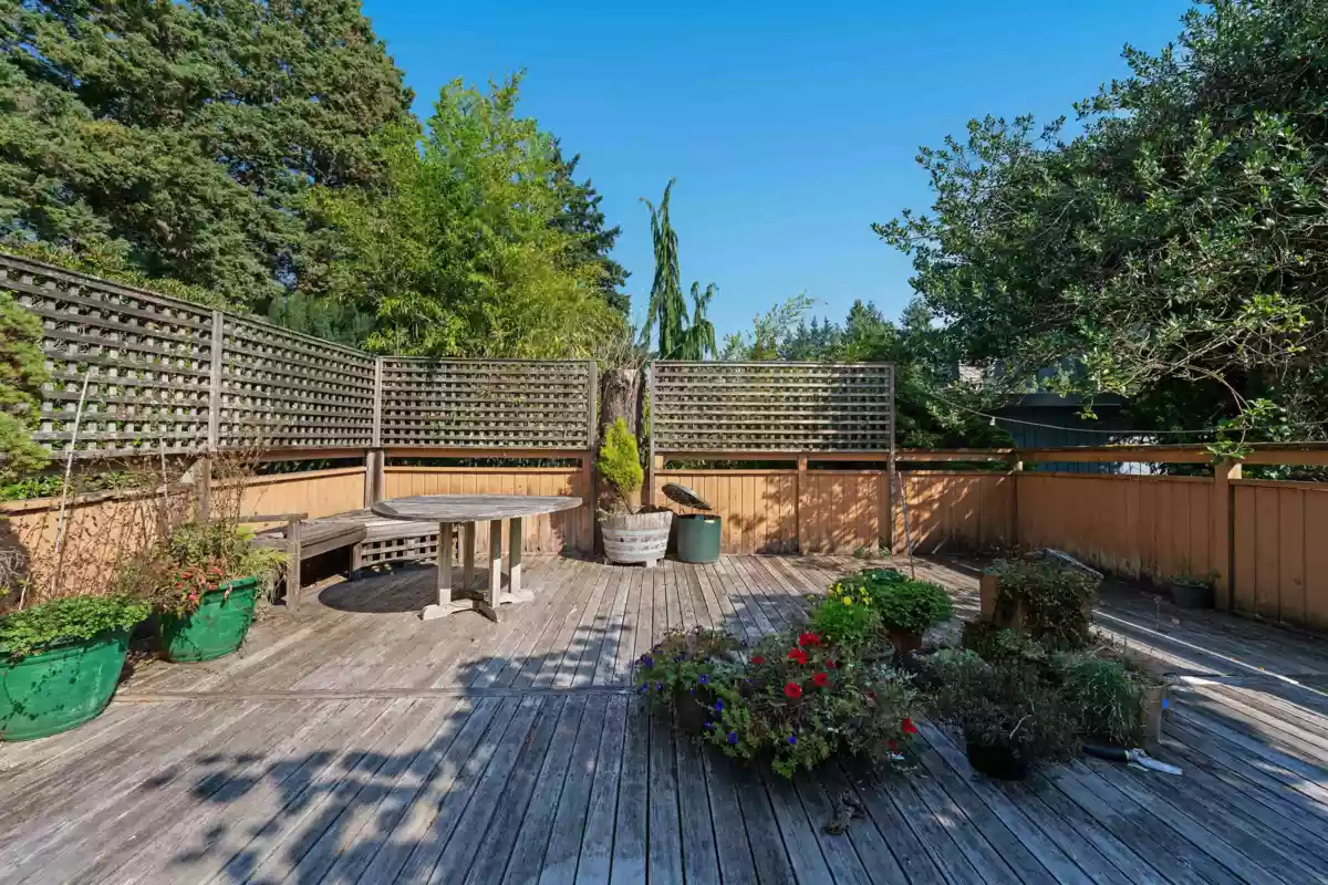 Outdoor Kitchen Photo of 1376 11th Street, West Vancouver, BC