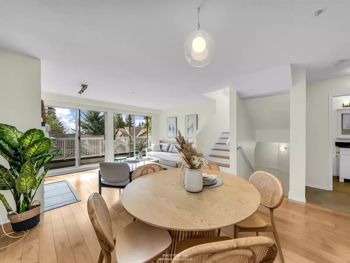 Breakfast Nook Photo of 3461 Amberly Place, Vancouver, BC