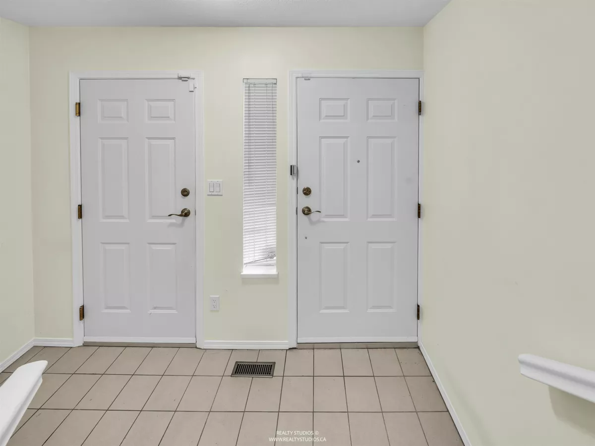 Front Yard Photo of 3461 Amberly Place, Vancouver, BC