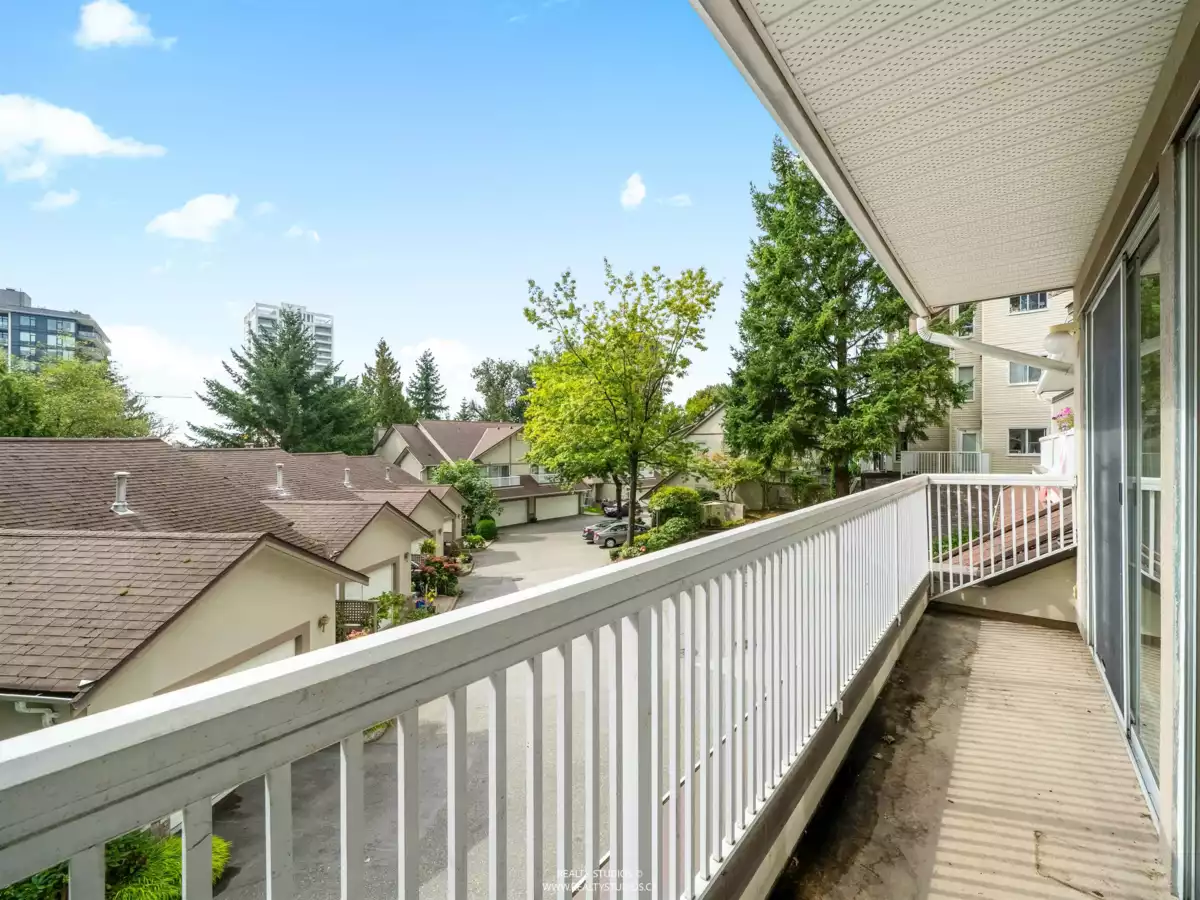 Kitchen Photo of 3461 Amberly Place, Vancouver, BC