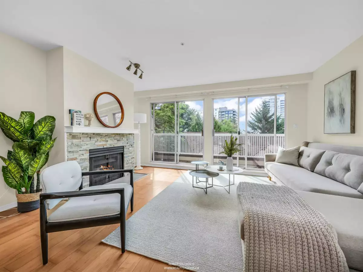 Living Room Photo of 3461 Amberly Place, Vancouver, BC