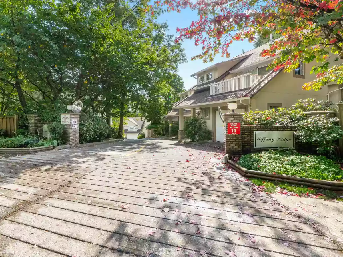 Outdoor Kitchen Photo of 3461 Amberly Place, Vancouver, BC