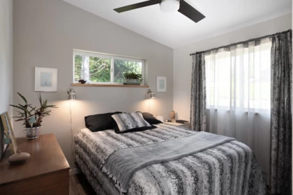 Basement Recreation Room Photo of 7835 Redrooffs Road, Halfmoon Bay, BC