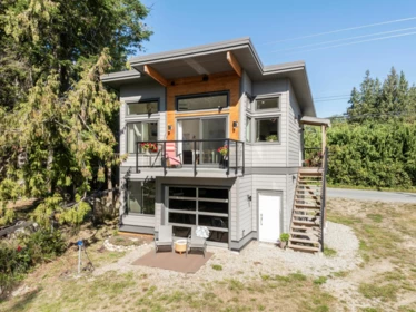 Hot Tub / Spa Photo of 7835 Redrooffs Road, Halfmoon Bay, BC