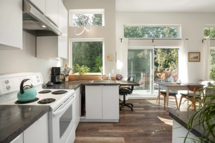Kitchen Island Photo of 7835 Redrooffs Road, Halfmoon Bay, BC
