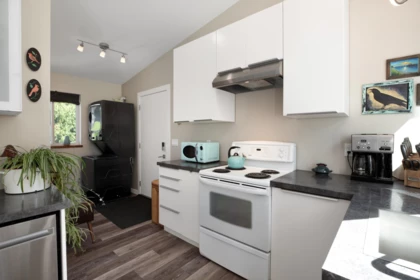 Primary Bedroom Photo of 7835 Redrooffs Road, Halfmoon Bay, BC