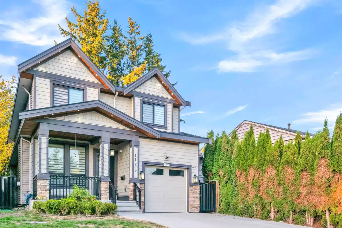 Living Room Photo of 11899 74b Avenue, Delta, BC