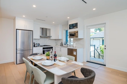 Family Room Photo of 1 8182 Cartier Street, Vancouver, BC
