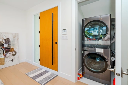 Primary Bathroom Photo of 1 8182 Cartier Street, Vancouver, BC