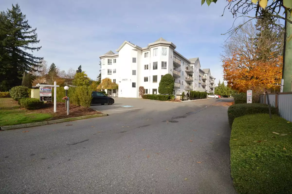 Basement Recreation Room Photo of 202 31831 Peardonville Road, Abbotsford, BC