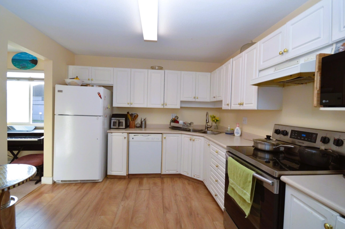 Breakfast Nook Photo of 202 31831 Peardonville Road, Abbotsford, BC