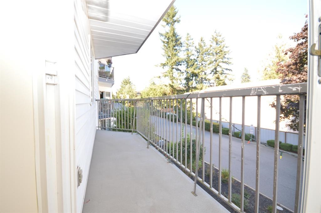 Entry Foyer Photo of 202 31831 Peardonville Road, Abbotsford, BC