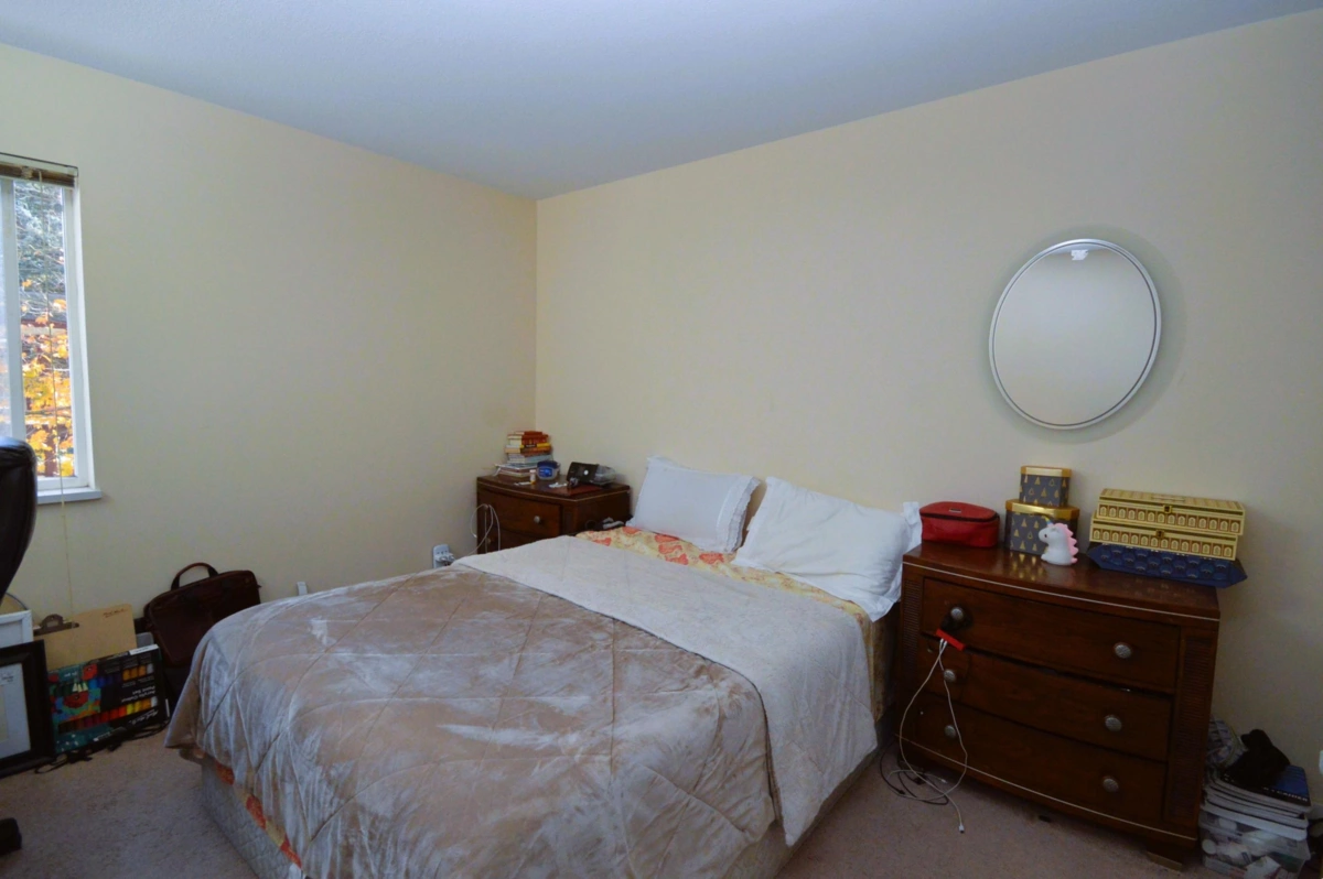 Walk-In Closet Photo of 202 31831 Peardonville Road, Abbotsford, BC