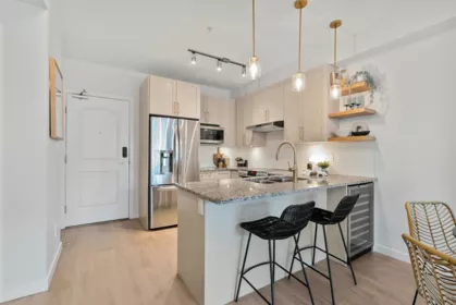 211 6480 194 Street, Surrey, BC, Surrey — Apartment/Condo for sale