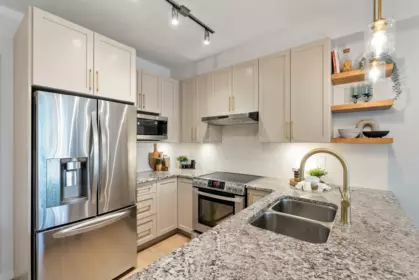 211 6480 194 Street, Surrey, BC, Surrey — Apartment/Condo for sale